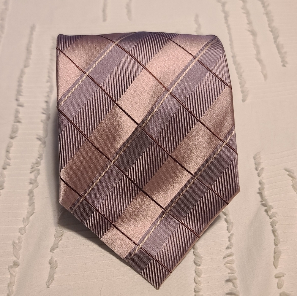 Kenneth Cole Pink Silk Diagonal Stripe Neck Tie